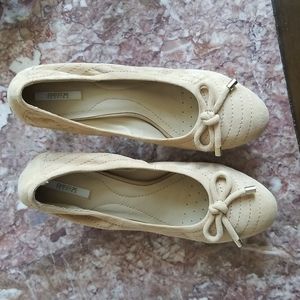 Women's shoes